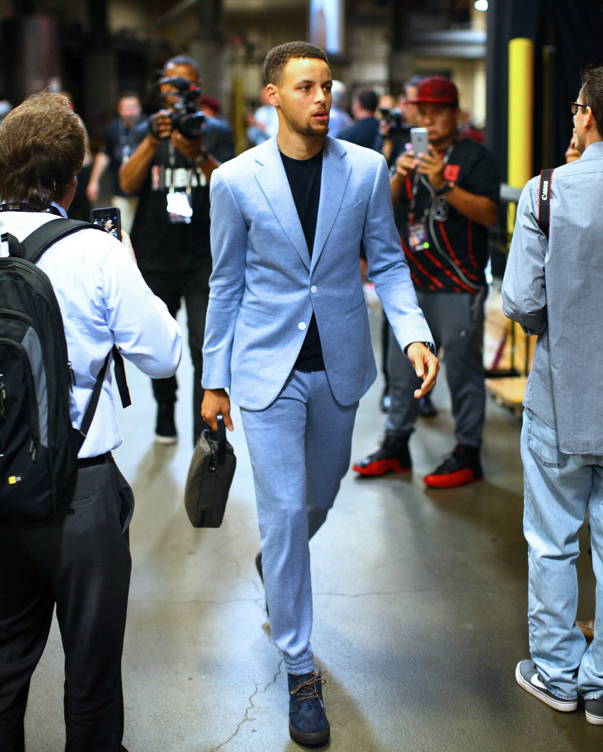 调首轮对枪 调首轮对枪