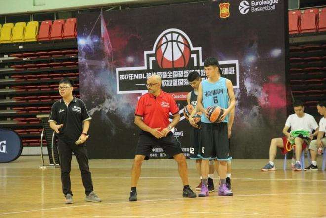 不是盯球 不是盯球